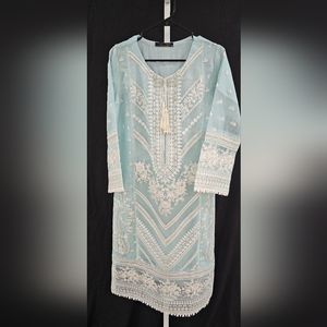 Pakistani shalwar kameez